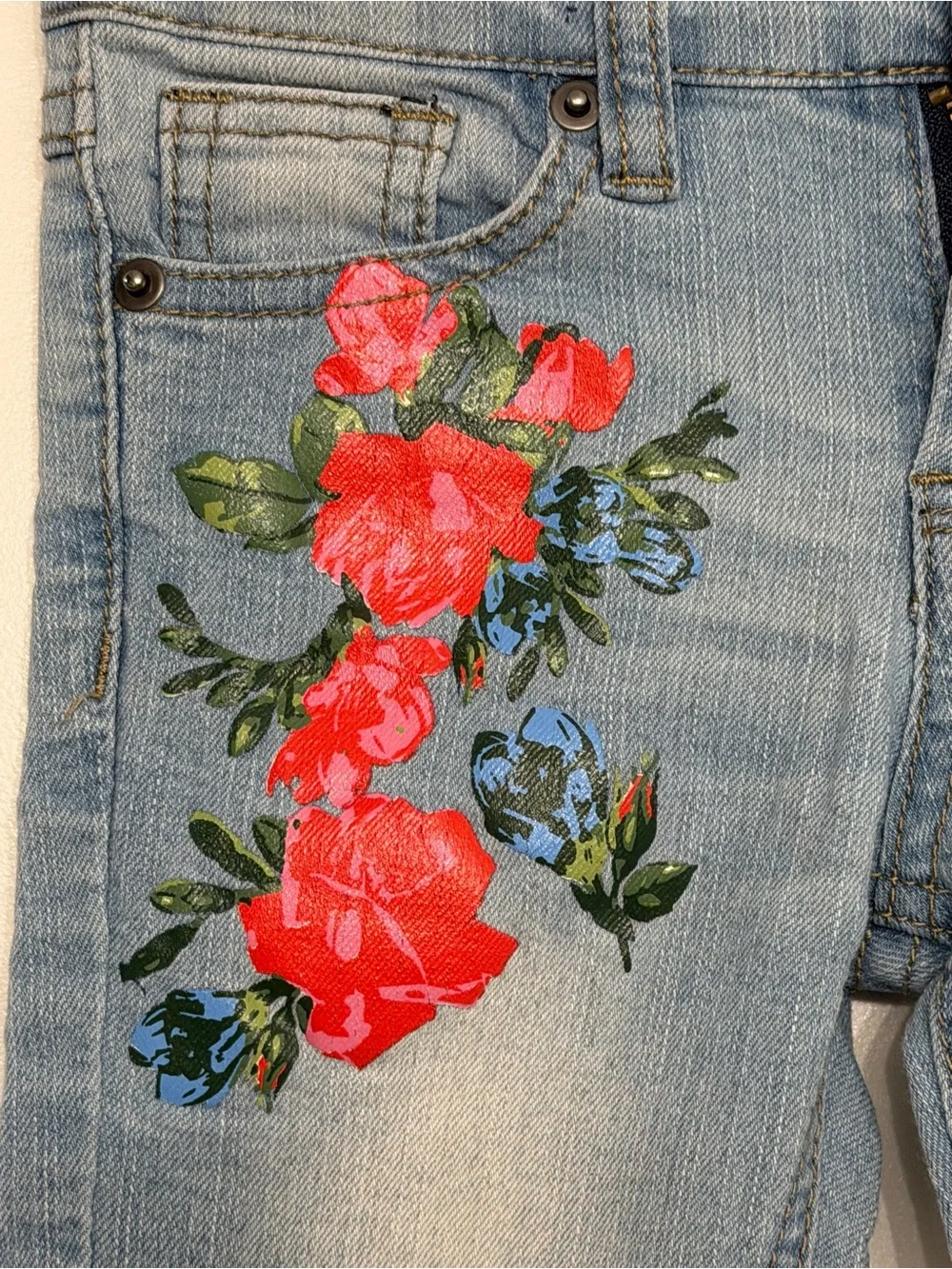 Betsey Johnson Girls Floral Rose Painted Jeans Size 5